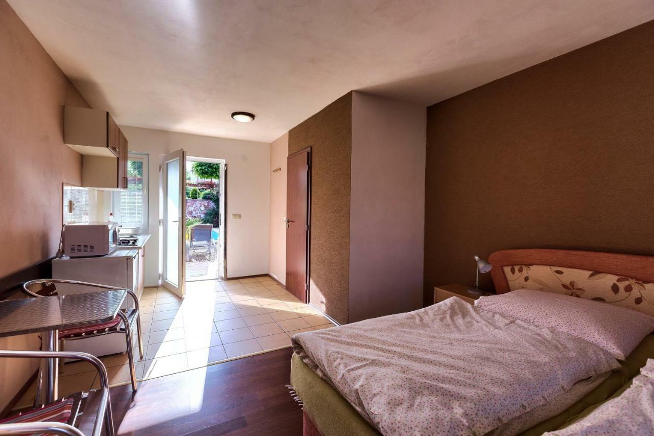 Apartmanovy Dom Red Podhajska Exterior photo