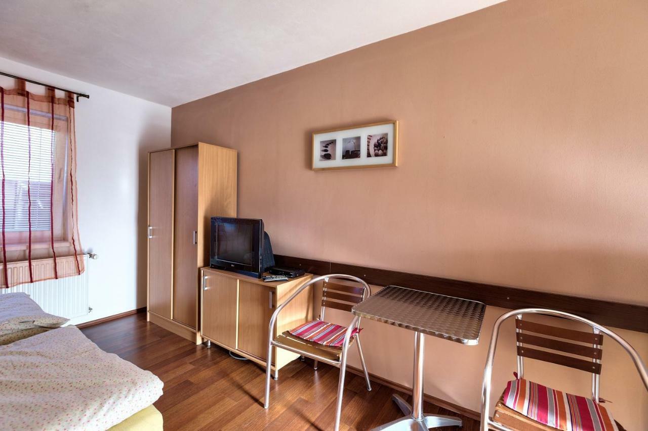 Apartmanovy Dom Red Podhajska Exterior photo