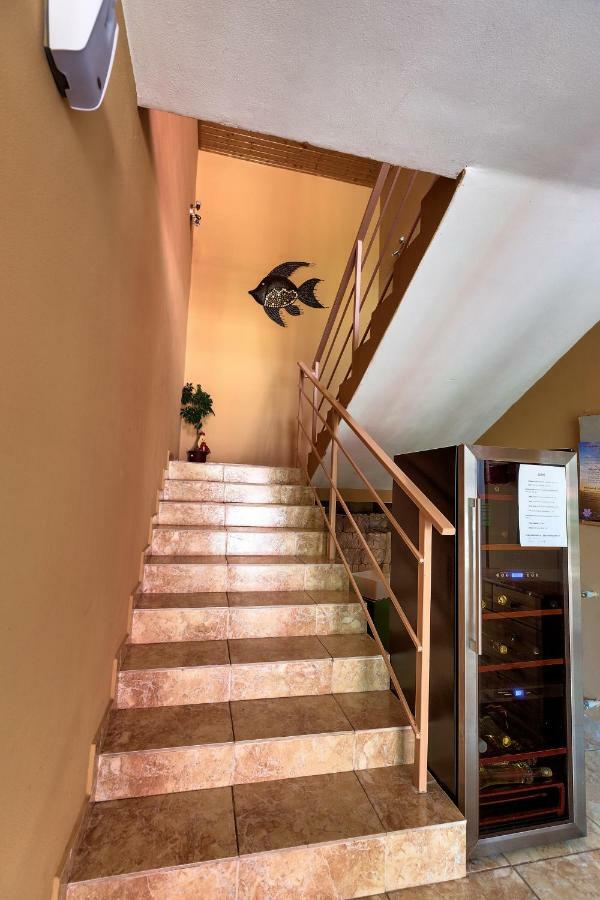 Apartmanovy Dom Red Hotel Podhajska Exterior photo