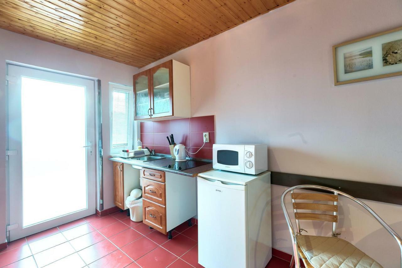 Apartmanovy Dom Red Hotel Podhajska Exterior photo