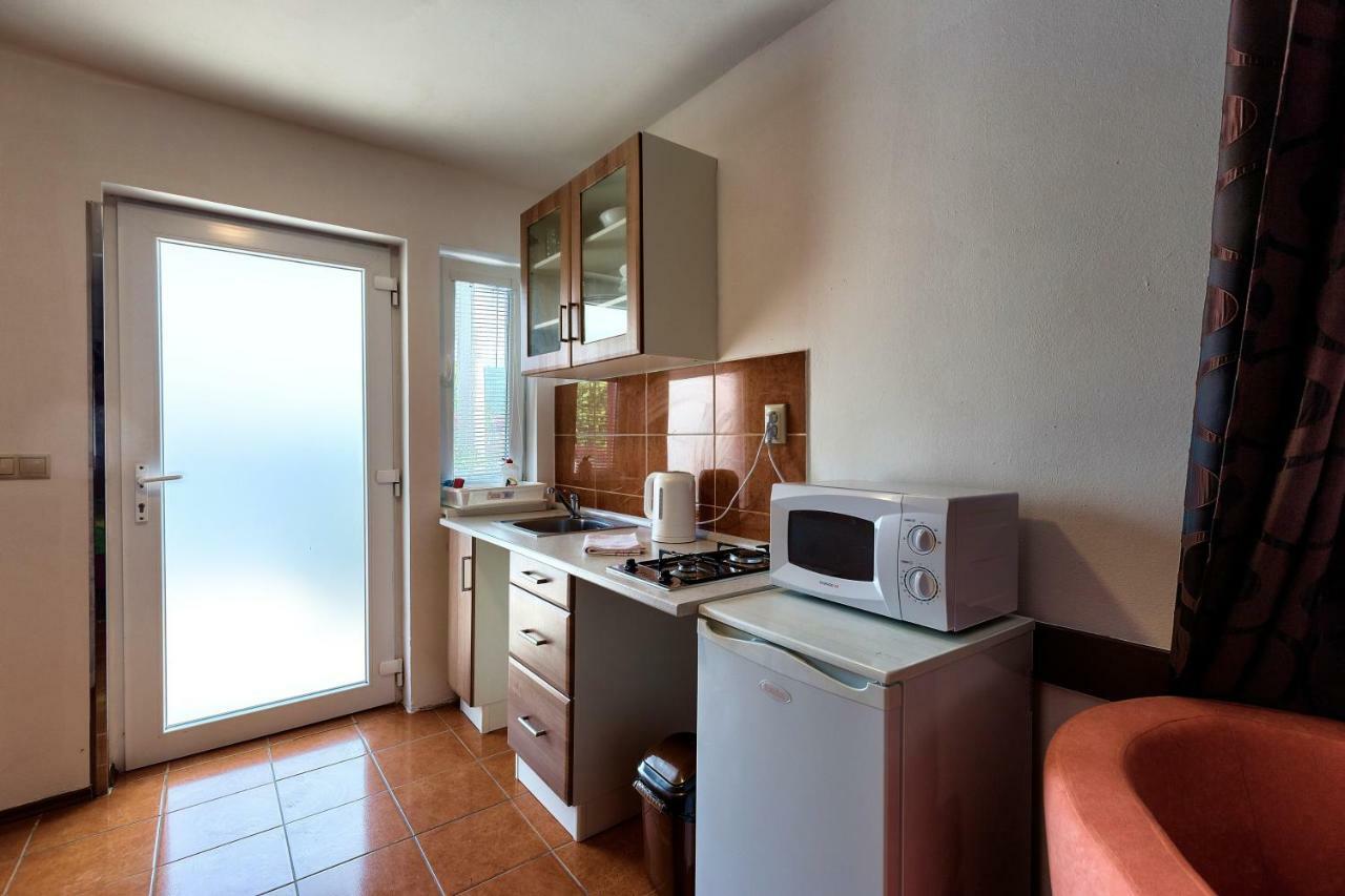 Apartmanovy Dom Red Hotel Podhajska Exterior photo