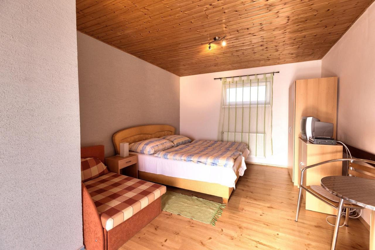 Apartmanovy Dom Red Podhajska Exterior photo