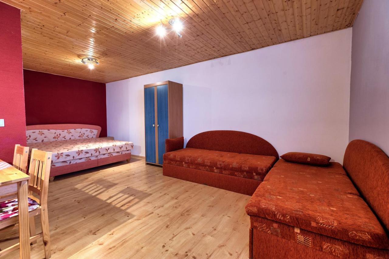 Apartmanovy Dom Red Podhajska Exterior photo